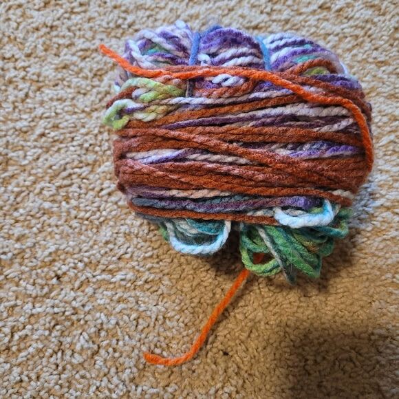 Yarn ball as seen various in color mixed colorful approximate measurement - Picture 4 of 12